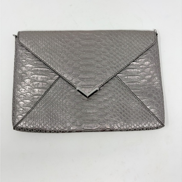 Stella & Dot City Slim Pewter Vegan Leather Clutch, EUC, MSRP $79 - Picture 3 of 11